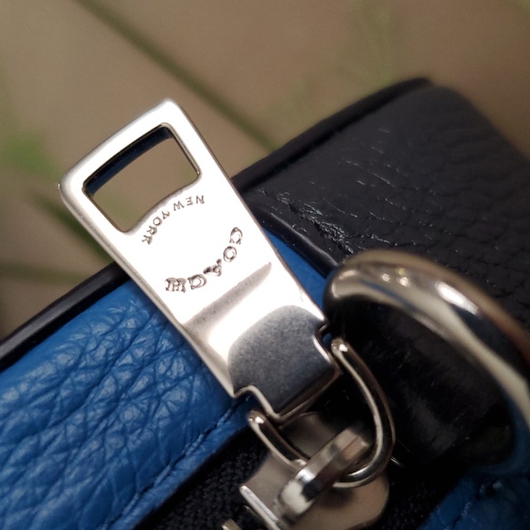 NWT 2021 Coach x Peanuts Mini Bag & Strap - Picture 8 of 12